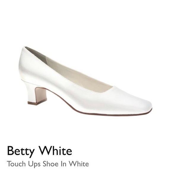 Benjamin Walk Touch Ups Dyeables Betty White Satin Pump - Size 7.5 - Picture 2 of 9